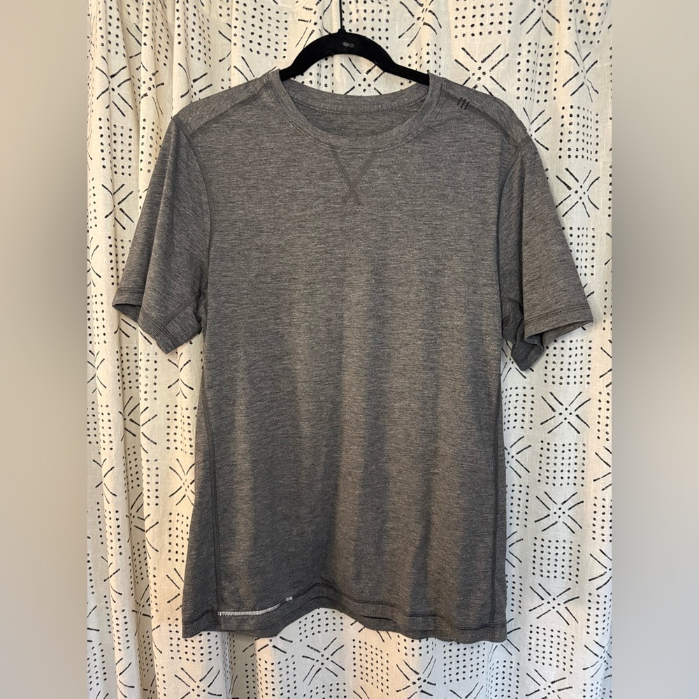 Lululemon 5-Year Basic Tee sz L